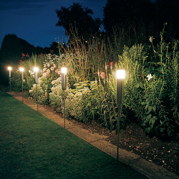 Fantastic Solar Outdoor Lights for Garden | Freshnist