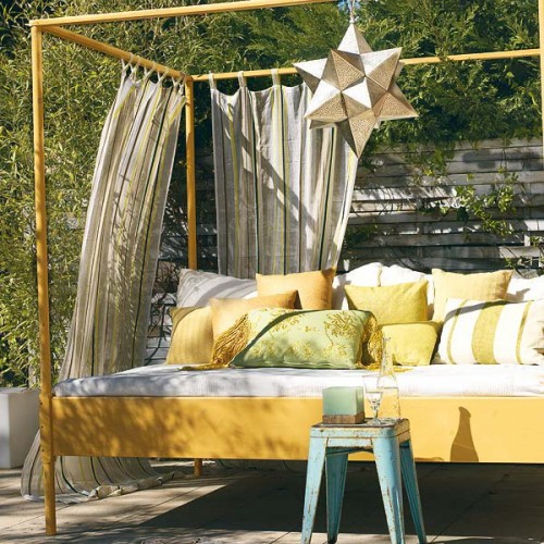 15 Best Ideas for Garden Decor with Fabric